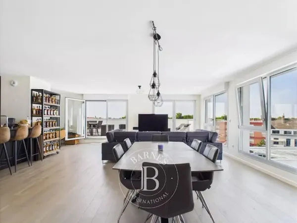 Appartement 5 pièces 155 m²