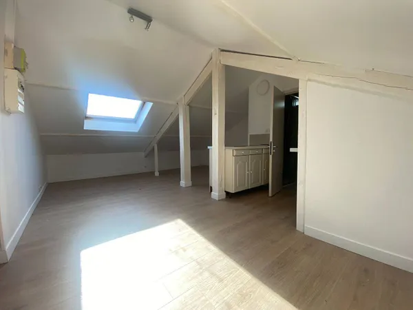 Studio 1 pièce 11 m²