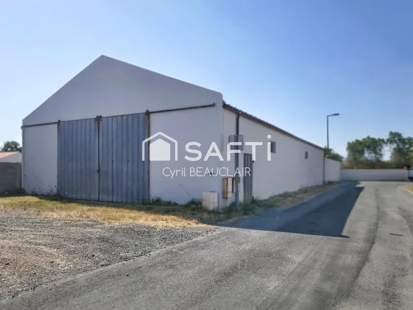 Hangar à Vendre