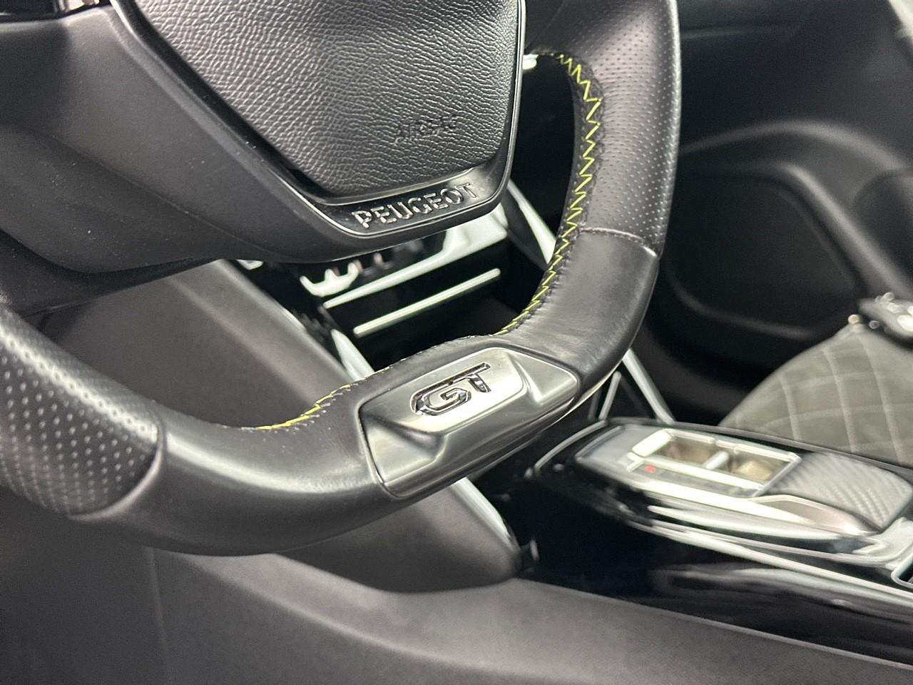 Peugeot 2008 puretech 130 s&s eat8 gt pack — photo 34