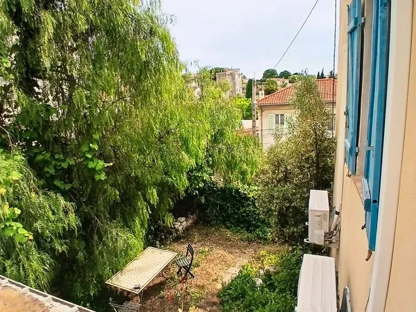 Belle maison individuelle (secteur résidentiel calme)