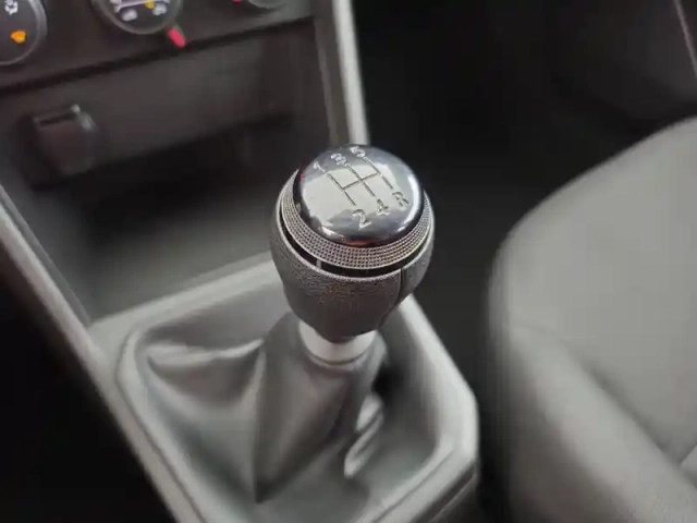 Dacia Sandero sce 65 — photo 94