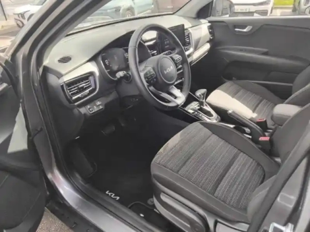 Kia Stonic 1.0 t-gdi 100ch active dct7 — photo 9