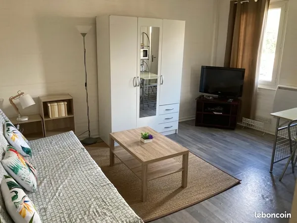Studio 1 pièce 19 m²