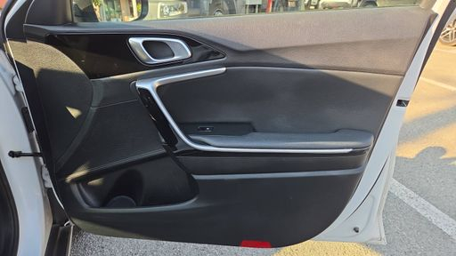 Kia XCeed 1.6 T-GDi 204 DCT7 - Launch Edition – 2020 – 100486 km – Essence – Boîte Automatique — photo 37