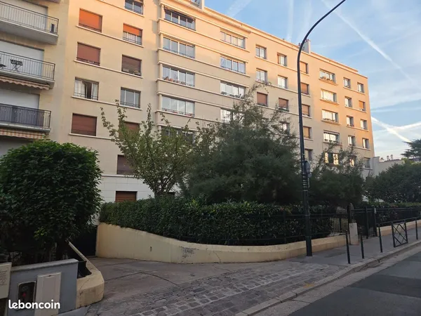 Place de parking à louer — Asnières-sur-Seine, quartier Bécon-les-Bruyères