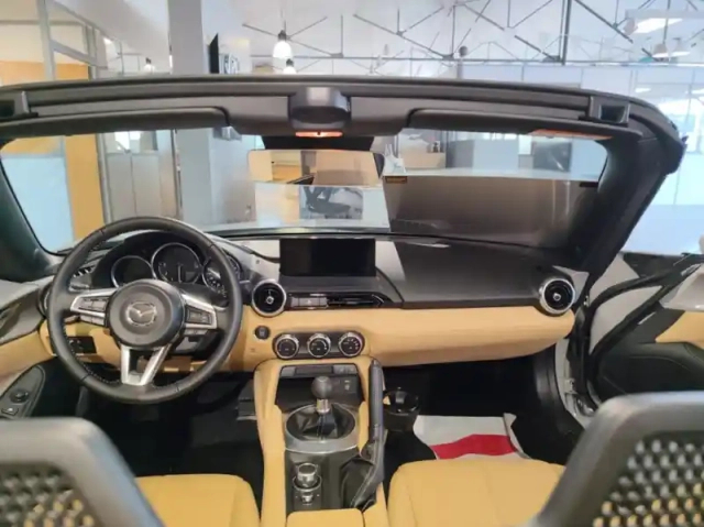 Mazda Mx-5 1.5 skyactiv-g 132ch kazari — photo 3