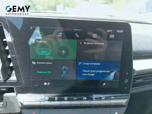 Renault Megane e-tech ev60 220 ch super charge — photo 25