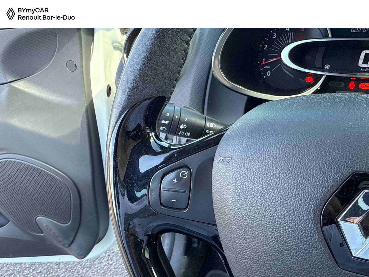 Renault Clio IV dCi 90 Energy eco2 82g — photo 17
