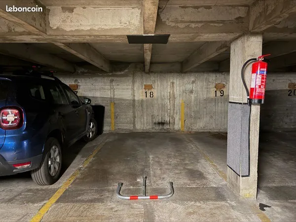 Parking proche Patinoire Baraban et le Totem