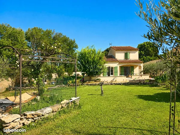 Villa 4 pièces 153 m²