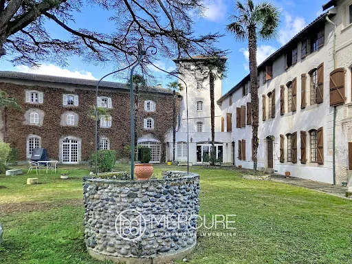 Propriété 30 pièces 1000 m²