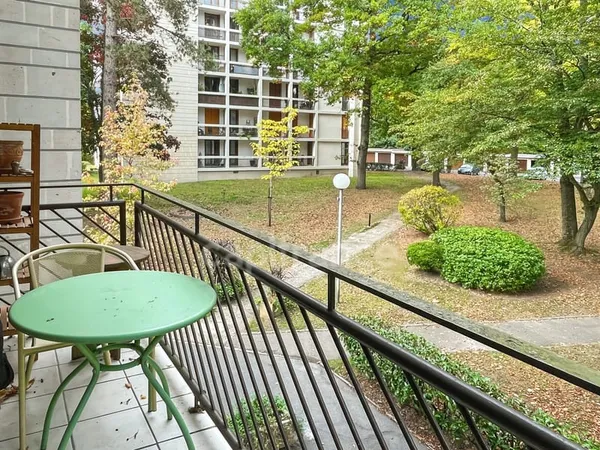 Bel Appartement rénové avec balcon à vendre 3 pièces CHANTILLY (60) - box Garage - CENTRE VILLE CHAN