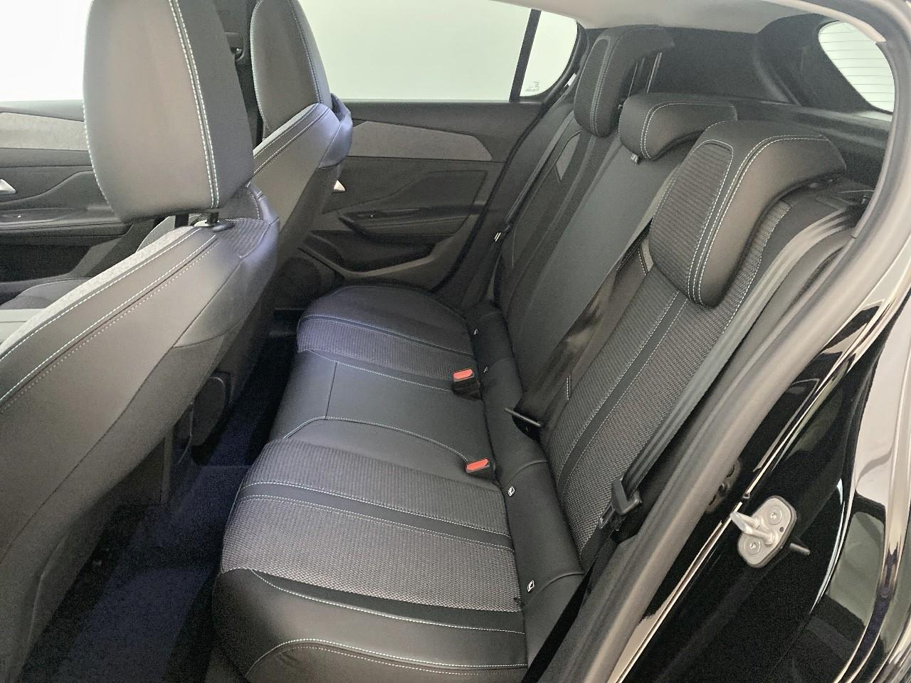 Peugeot 308 hybrid 145 e-dcs6 allure — photo 10