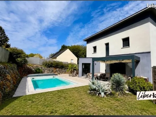 Maison 8 pièces 300 m²
