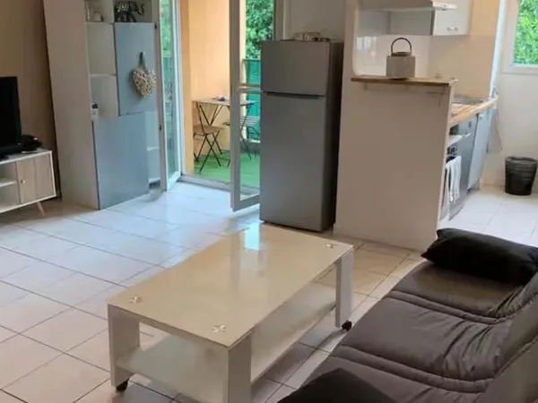 A louer : Nice Riquier - Charmant 2 pièces meublé de 44 m² avec balcon et parking en option