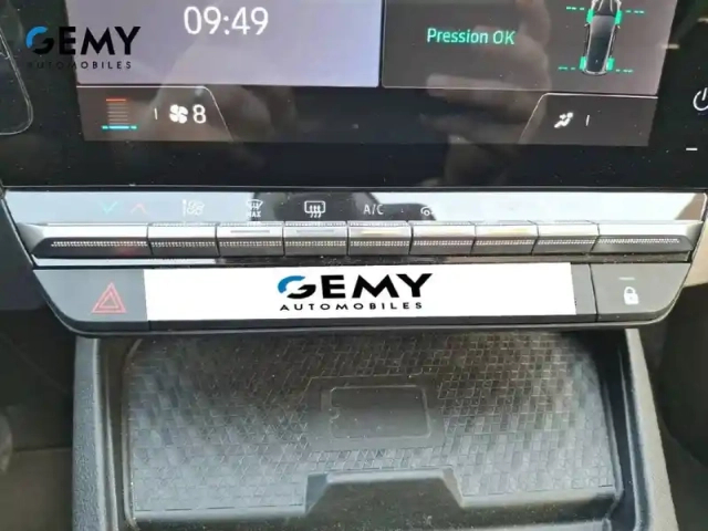 Renault Megane e-tech ev40 130ch standard charge — photo 19