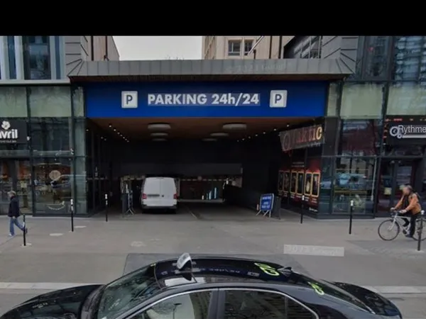 Place parking Italie 2