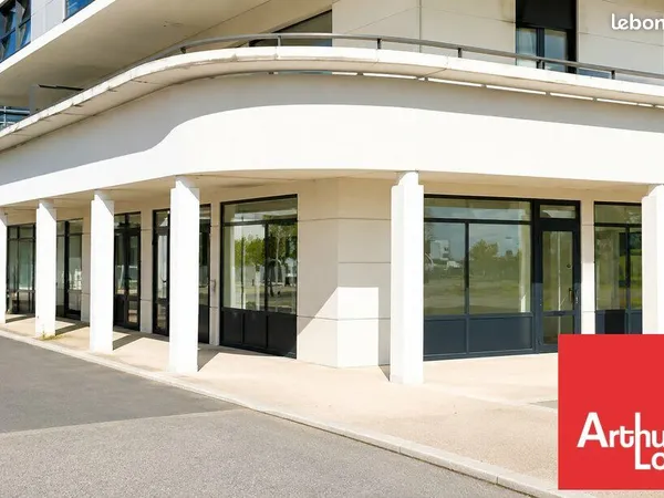 Local commercial 170 m² LA ROCHELLE