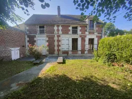 A 15 MN AU NORD DE CHAMBLY DANS L' OISE, TRES BELLE MAISON MITOYENNE DE CHARME AVEC 2 DEPENDANCES, D