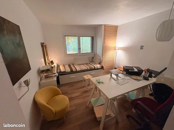 F​1 cosy meublé 36m2 traversant rez de chaussée surélevé