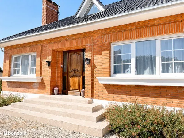 Maison individuelle 5 ch - Semi plain-pied - 230 m² utiles - Entièrement rénovée