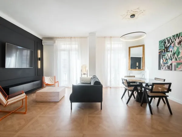 NICE 3P 80m2 RENOVE DERNIER ETAGE - PROCHE GARIBALDI
