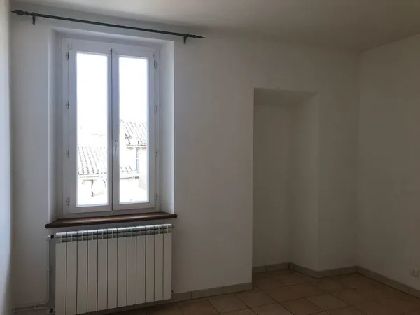 GD T2 quartier Bellevue sur cour, calme , ensoleillé