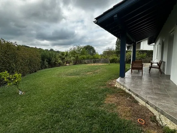 Maison T4 contemporaine 121m2 - Mouguerre (64) - 518 000