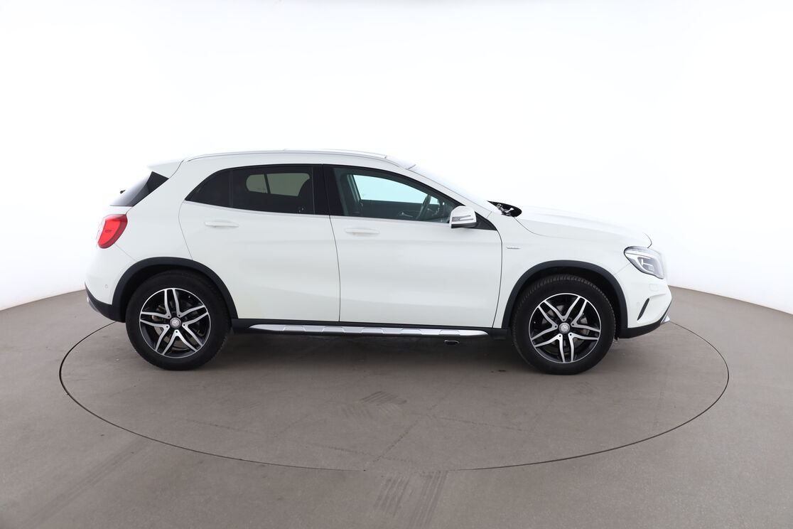 Mercedes-Benz GLA 200 d Activity Edition 4Matic 7G-DCT — photo 6