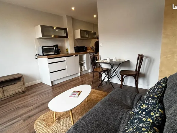Annecy centre - Appartement meublé 32,5m2 + balcon 4,51 m² - Gare à 2 min - Rénové