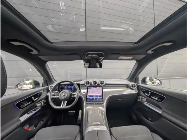 Mercedes Glc 300 e — photo 11