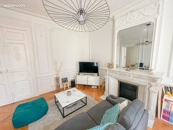 Appartement rénové 82 m² - Charme de l'ancien en centre-ville d'Albi