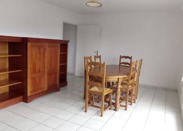 Appartement T4 Beauregard très bien ensoleillée meublé