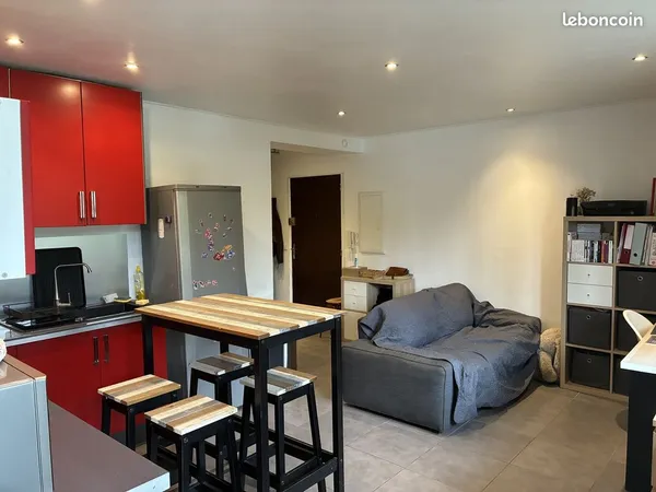 Saint-Cyprien / Patte-d'Oie - T2 de 35 m² prêt à vivre, à 5 minutes du tram et 10min du métro