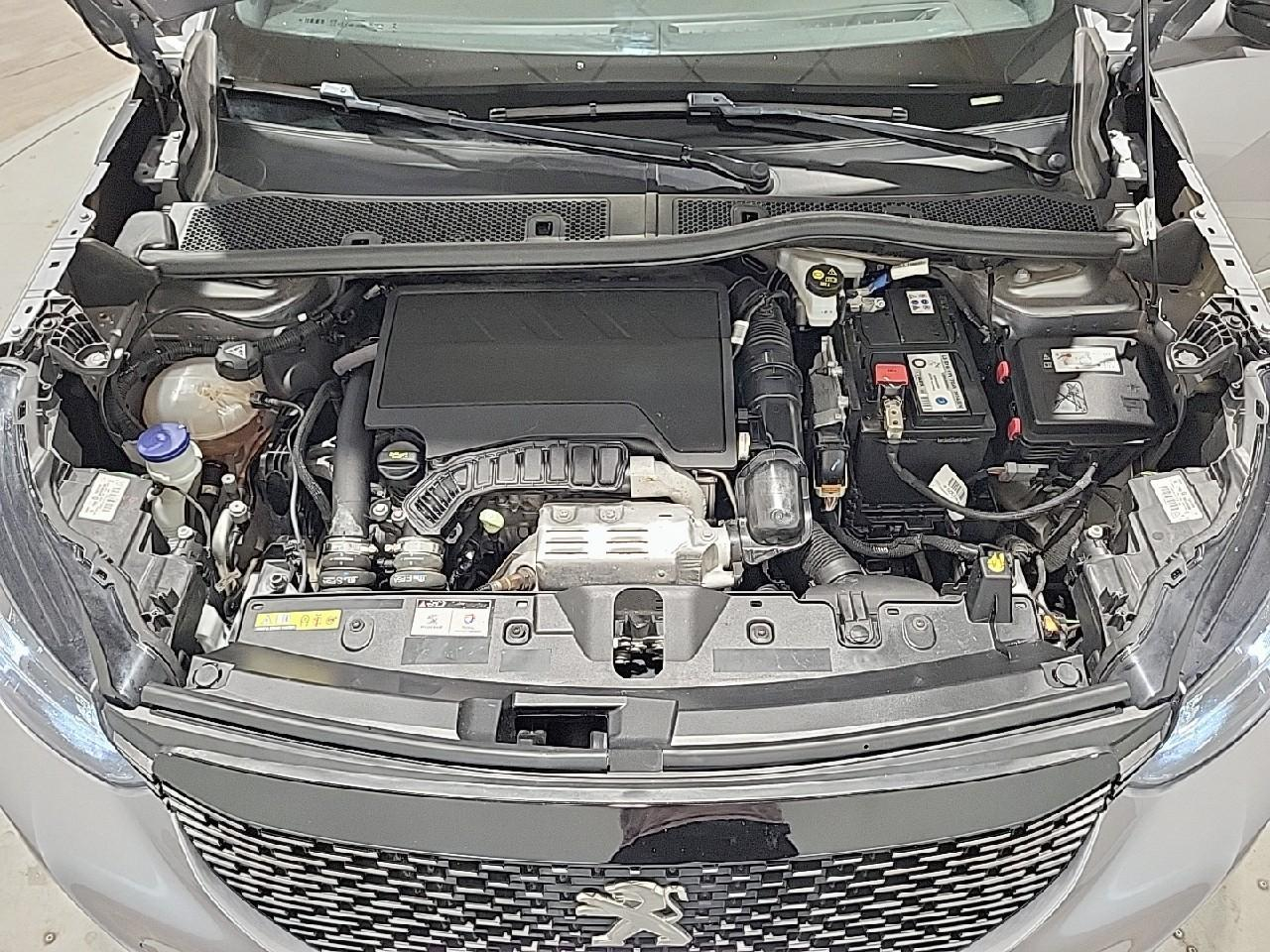 Peugeot 2008 puretech 130 s&s eat8 allure — photo 15