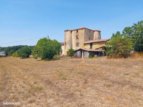 Maison 7 pièces 240 m²