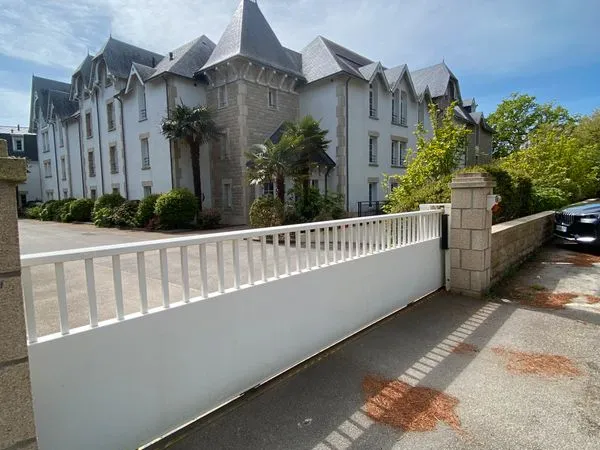 A louer en meublé à l'année, plein centre de Beg Meil 29170 FOUESNANT