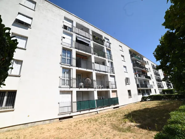 T3 57 M² • BALCON • CAVE • FORT POTENTIEL
