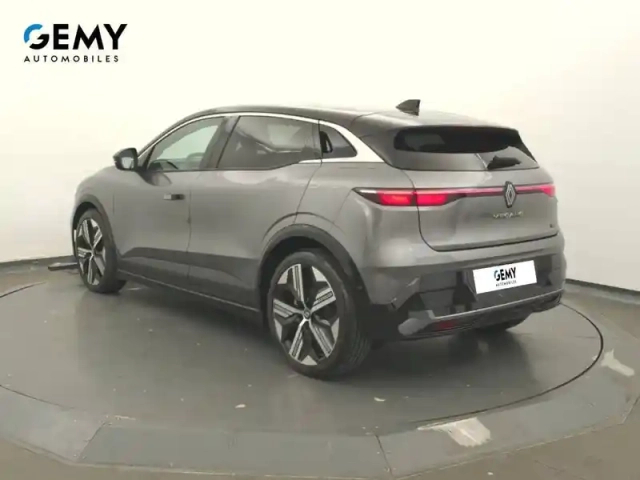 Renault Megane e-tech 220 ch autonomie confort gsr2 — photo 42