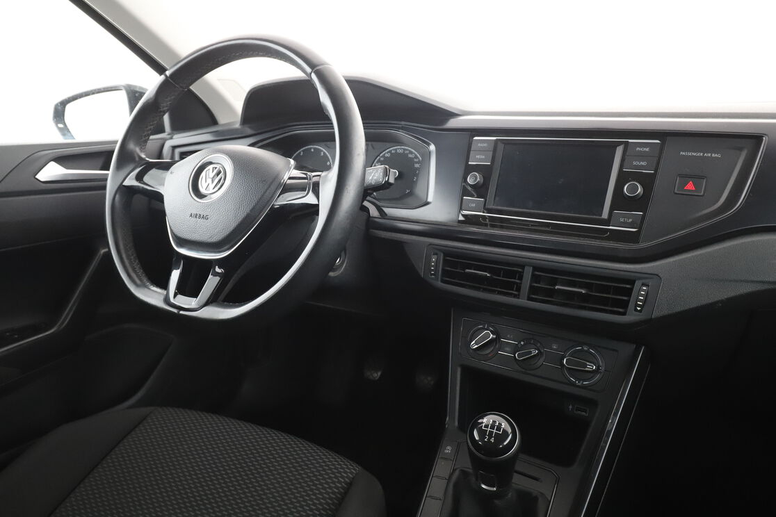 Volkswagen Polo 1.0 Trendline — photo 12