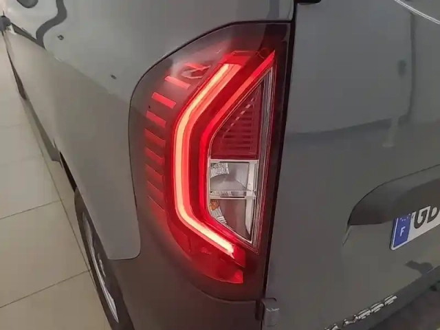 Renault Kangoo van blue dci 95 — photo 17