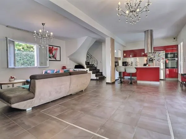 Maison 4 pièces 150 m²