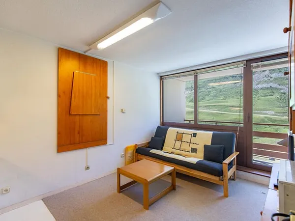 Appartement 1 pièce avec balcon, parking couvert et cellier ! 3ème étage résidence le montana