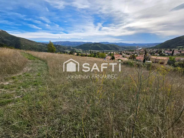 Construisez votre maison avec une vue panoramique sur les montagnes !