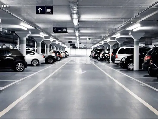 Place de parking auto au centre-ville
