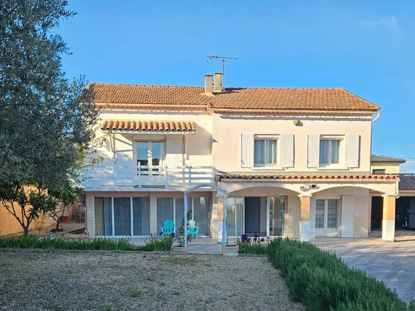 Maison traditionnelle 168m² sur terrain de 800m²