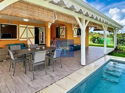 A louer : Maison T4 meublé avec piscine dans un charmant lotissement au Vauclin