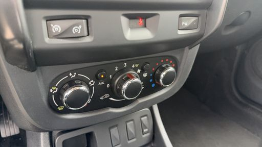 Dacia Duster 1.5 dCI 110 - Prestige – 2015 – 149178 km – Diesel – Boîte Manuelle — photo 9