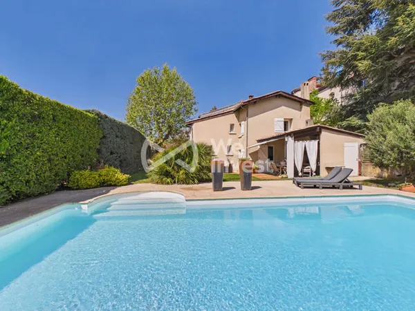 Maison de 162m² sur 865m² de terrain avec piscine